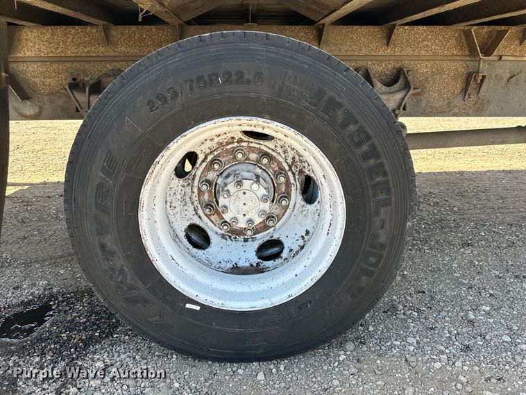 image for item DG4283 2005 International 4300 box truck