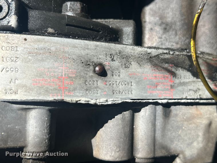 image for item DO1072 2001 International  9400i  semi truck