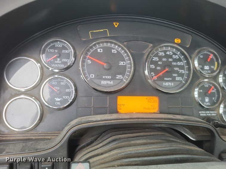 image for item DO4871 2012 International Prostar Plus semi truck