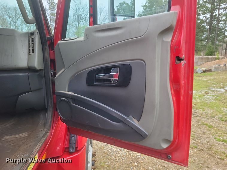 image for item DO4871 2012 International Prostar Plus semi truck