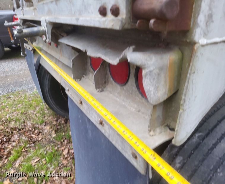 image for item DO4872 1995 East end dump trailer