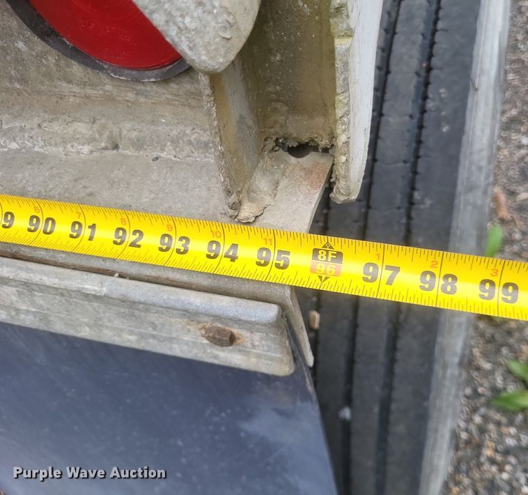 image for item DO4872 1995 East end dump trailer