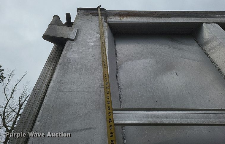 image for item DO4872 1995 East end dump trailer