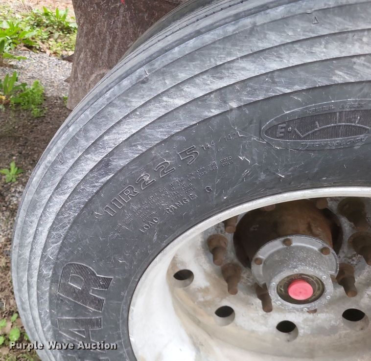 image for item DO4872 1995 East end dump trailer