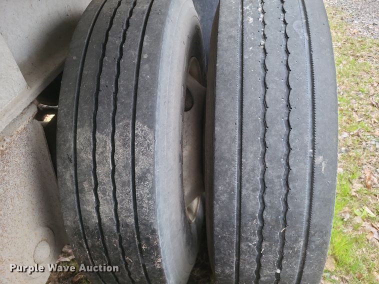 image for item DO4872 1995 East end dump trailer