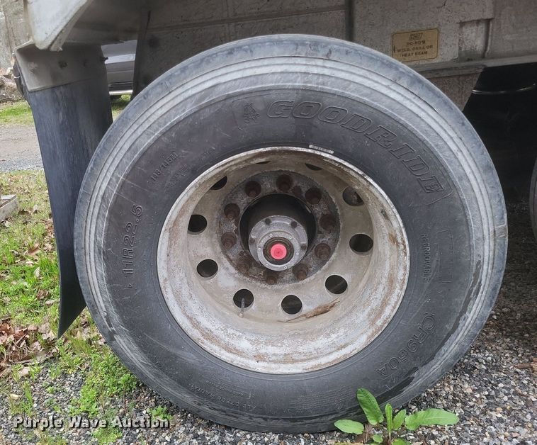 image for item DO4872 1995 East end dump trailer