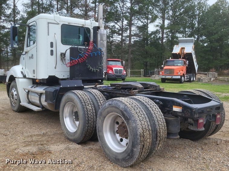 image for item DO4874 2007 Freightliner  Columbia 120 semi truck