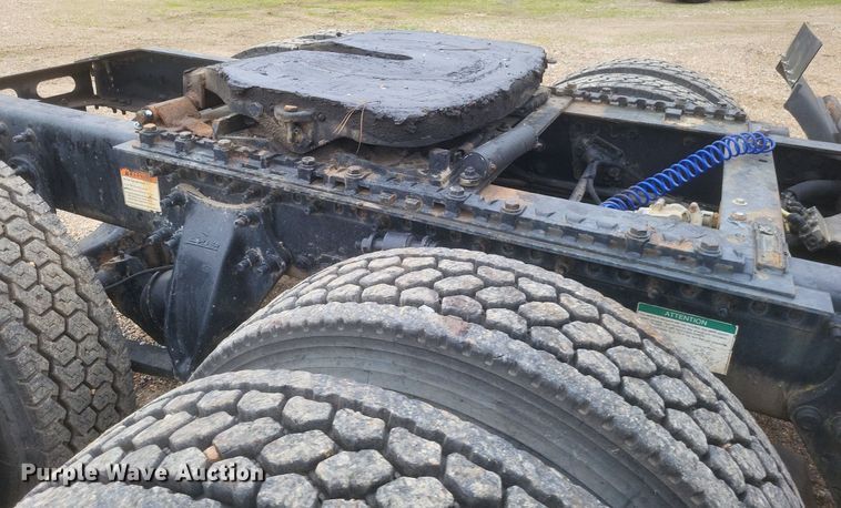 image for item DO4874 2007 Freightliner  Columbia 120 semi truck