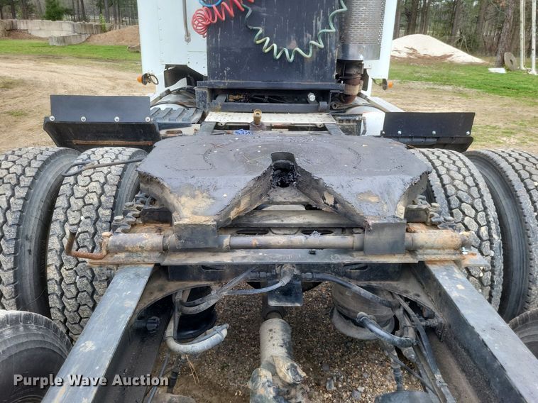 image for item DO4874 2007 Freightliner  Columbia 120 semi truck