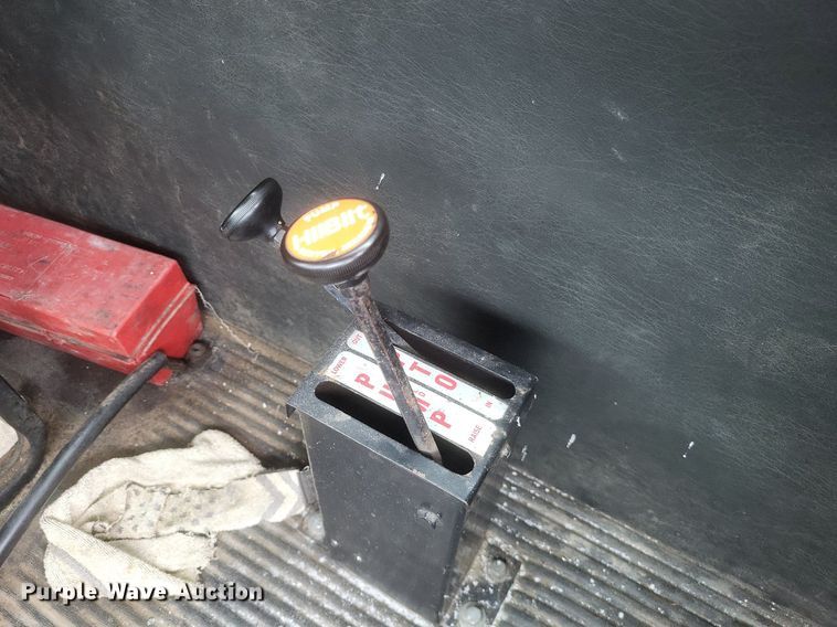 image for item DO4874 2007 Freightliner  Columbia 120 semi truck