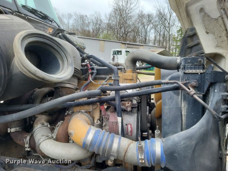 image for item DO4874 2007 Freightliner  Columbia 120 semi truck