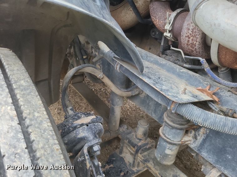 image for item DO4874 2007 Freightliner  Columbia 120 semi truck