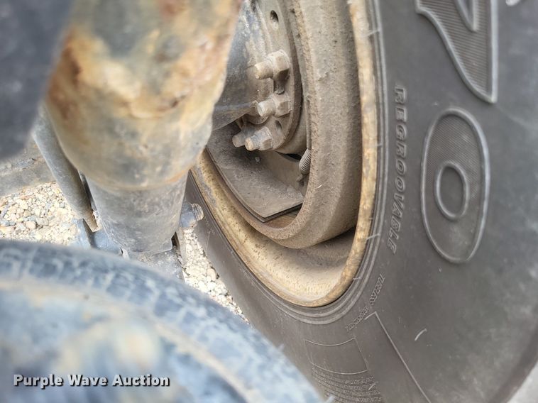 image for item DO4874 2007 Freightliner  Columbia 120 semi truck