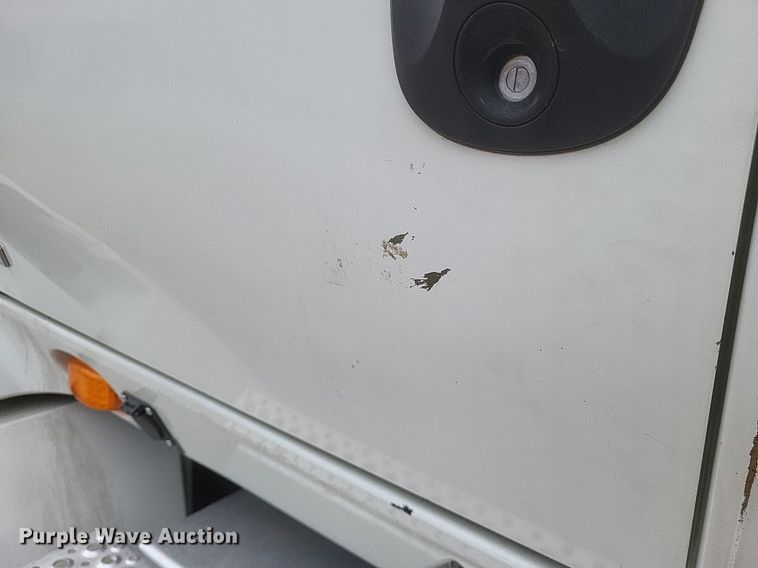 image for item DO4875 2019 International RH613 semi truck