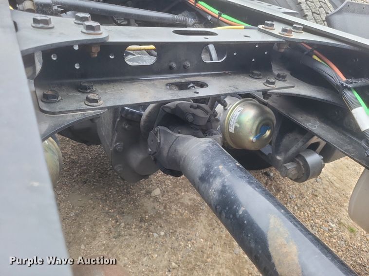 image for item DO4875 2019 International RH613 semi truck