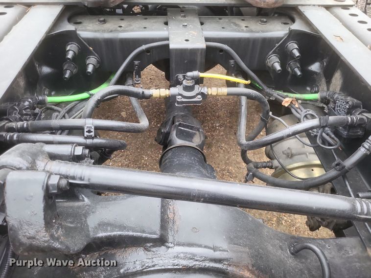 image for item DO4875 2019 International RH613 semi truck