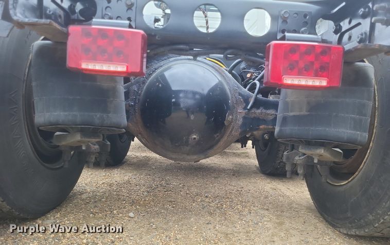 image for item DO4875 2019 International RH613 semi truck