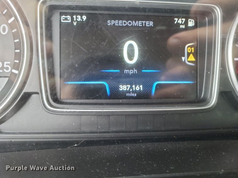 image for item DO4875 2019 International RH613 semi truck