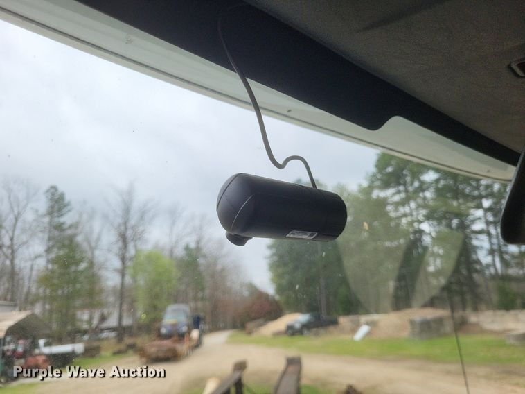 image for item DO4875 2019 International RH613 semi truck