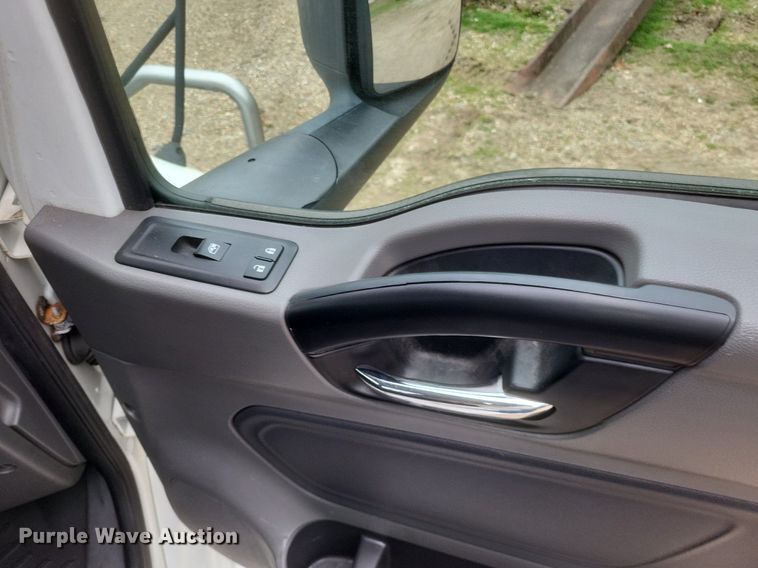 image for item DO4875 2019 International RH613 semi truck