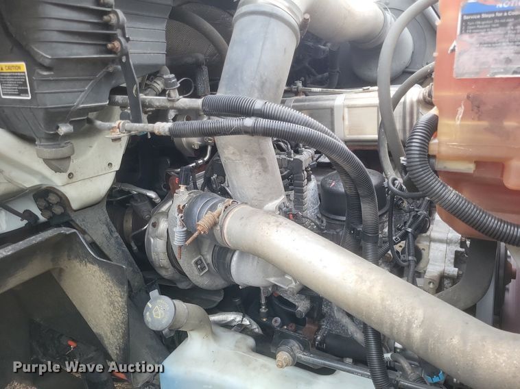 image for item DO4875 2019 International RH613 semi truck