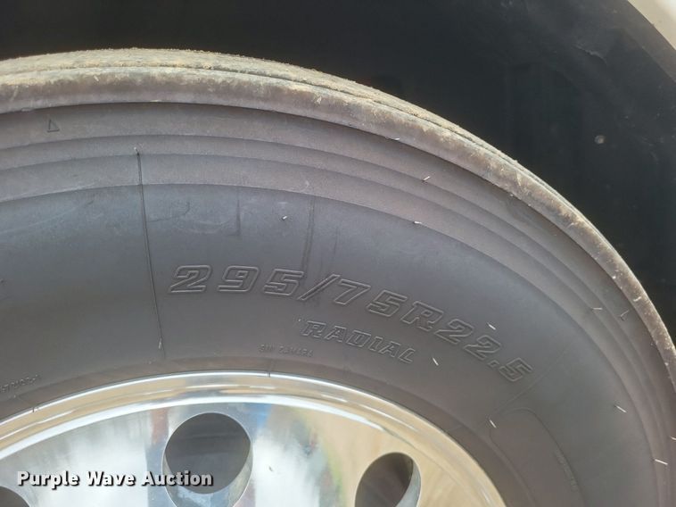 image for item DO4875 2019 International RH613 semi truck