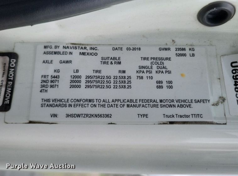 image for item DO4875 2019 International RH613 semi truck