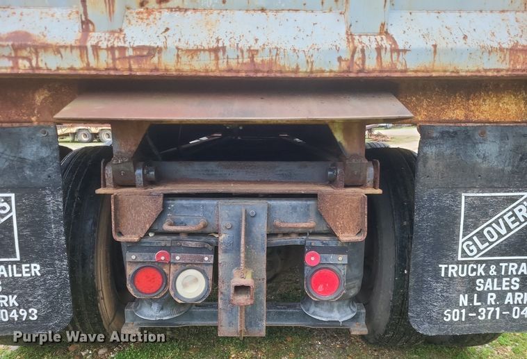 image for item DO4876 1995 White GMC WG dump truck