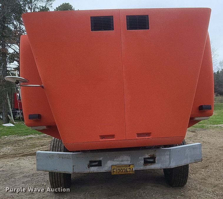 image for item DO4876 1995 White GMC WG dump truck