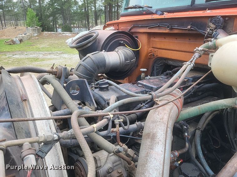 image for item DO4876 1995 White GMC WG dump truck