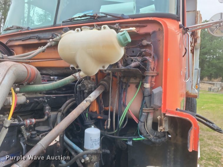 image for item DO4876 1995 White GMC WG dump truck