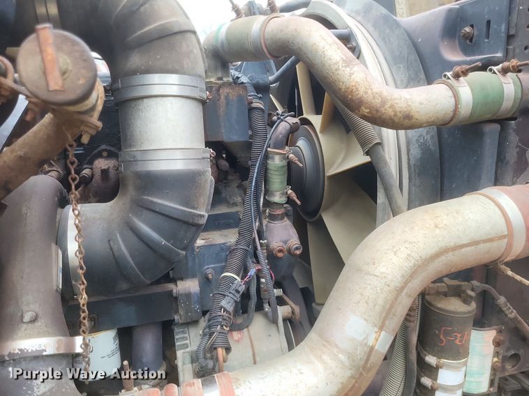 image for item DO4876 1995 White GMC WG dump truck