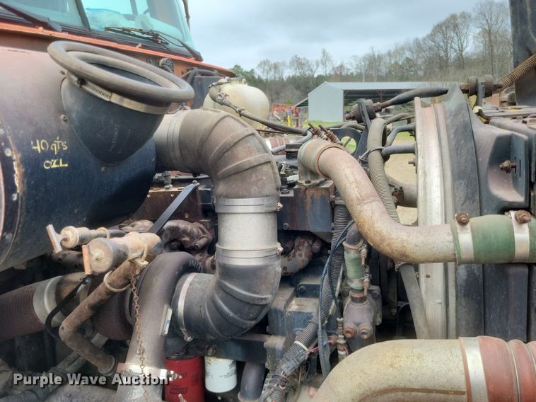 image for item DO4876 1995 White GMC WG dump truck