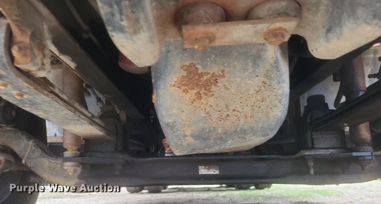 image for item DO4876 1995 White GMC WG dump truck