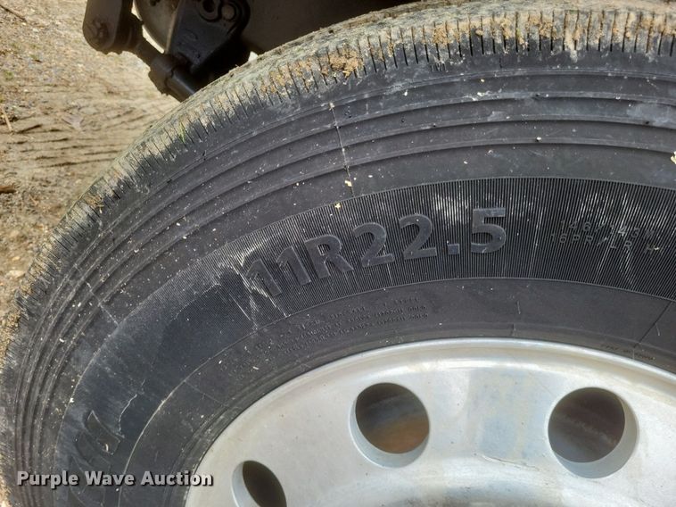 image for item DO4876 1995 White GMC WG dump truck