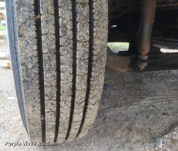 image for item DO4876 1995 White GMC WG dump truck