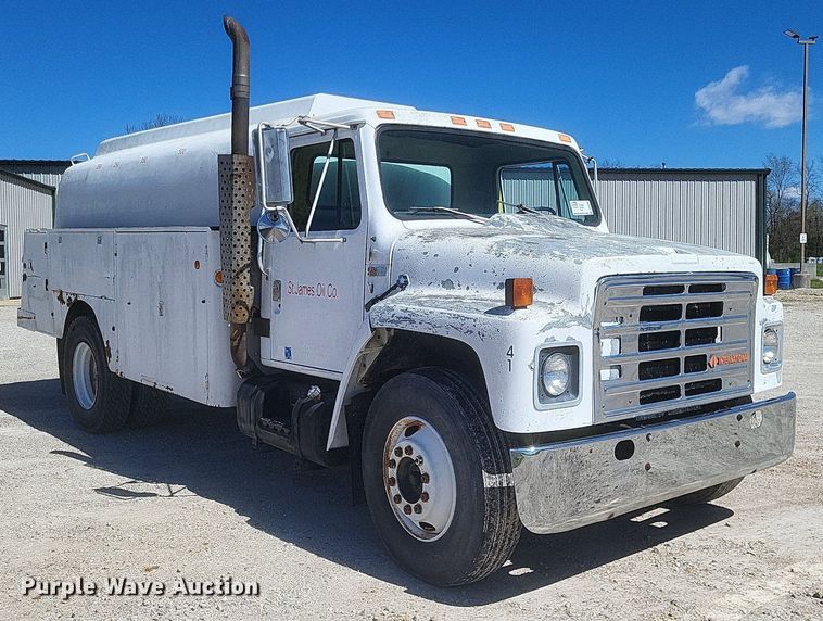 image for item DO4880 1985 International S1700 fuel truck
