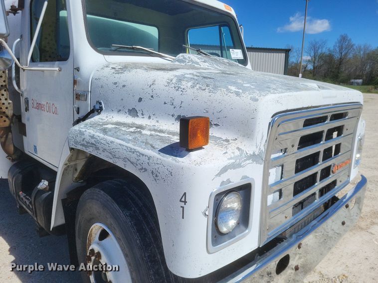 image for item DO4880 1985 International S1700 fuel truck