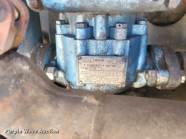 image for item DO4880 1985 International S1700 fuel truck