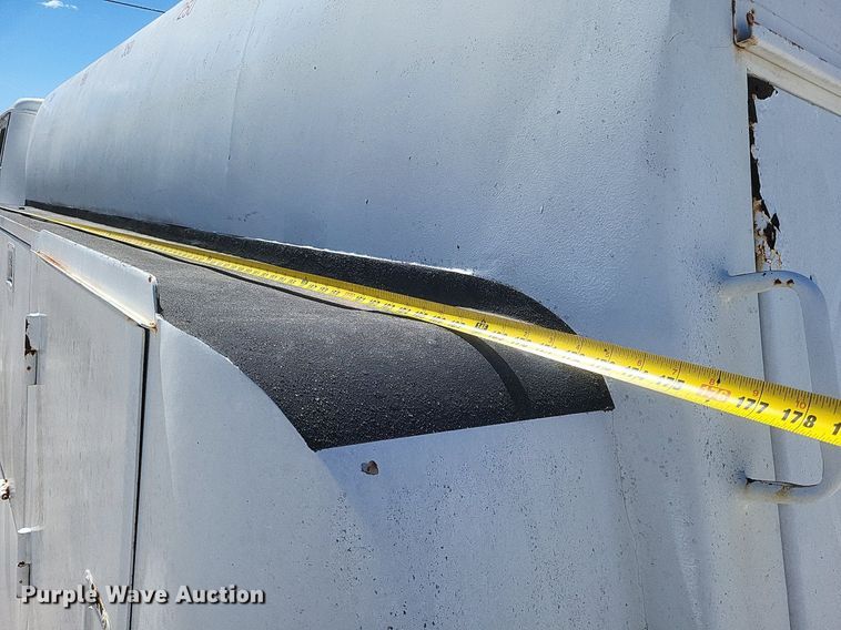 image for item DO4880 1985 International S1700 fuel truck