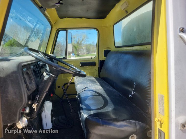 image for item DO4880 1985 International S1700 fuel truck