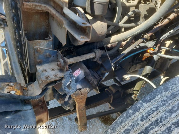 image for item DO4880 1985 International S1700 fuel truck