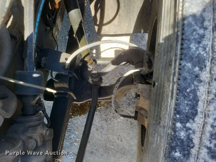 image for item DO4880 1985 International S1700 fuel truck