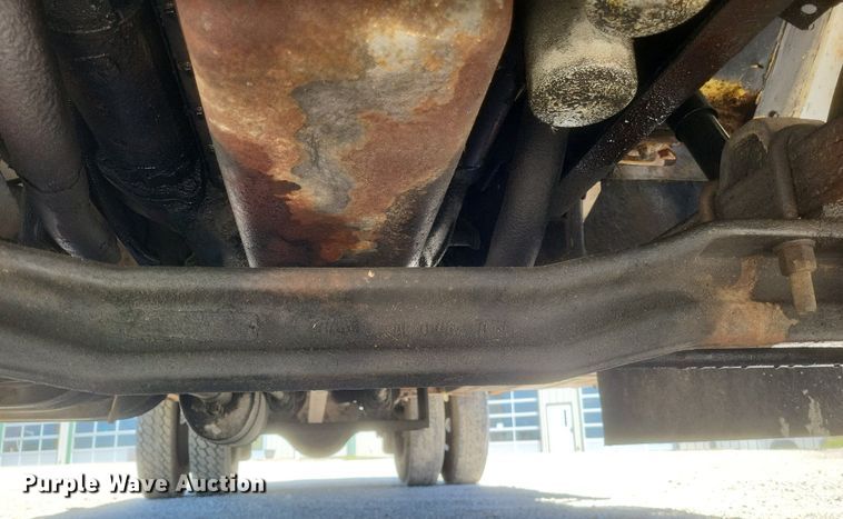 image for item DO4880 1985 International S1700 fuel truck