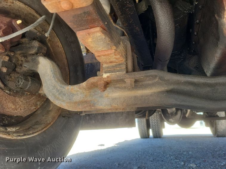 image for item DO4880 1985 International S1700 fuel truck