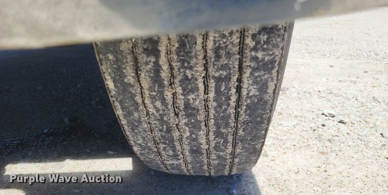 image for item DO4880 1985 International S1700 fuel truck