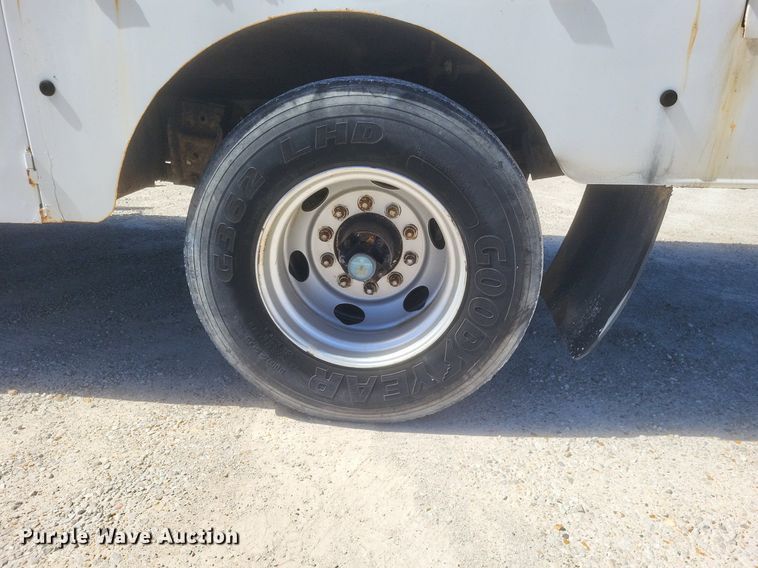 image for item DO4880 1985 International S1700 fuel truck