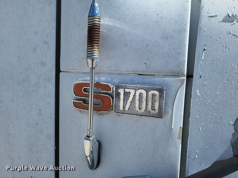 image for item DO4880 1985 International S1700 fuel truck