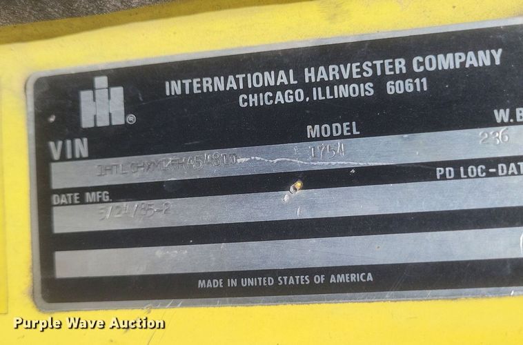 image for item DO4880 1985 International S1700 fuel truck