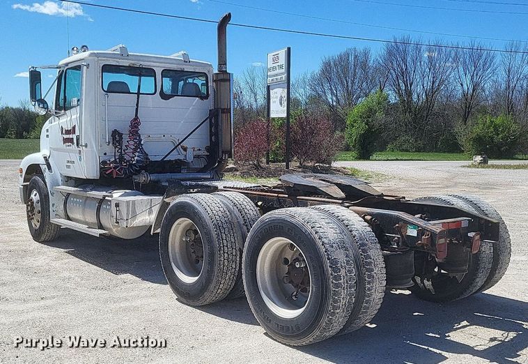 image for item DO4881 1998 Freightliner FL112 semi truck